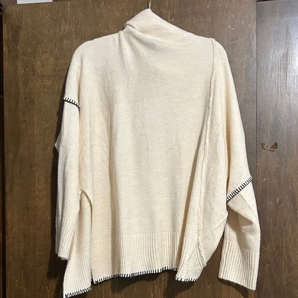 BKE Buckle NWOT Cream Asymmetric Stitch-Trim Sweater large - Picture 11 of 11